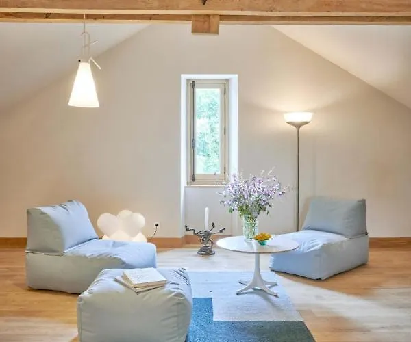 Dependance De Sibra * Lagarde (Ariege)